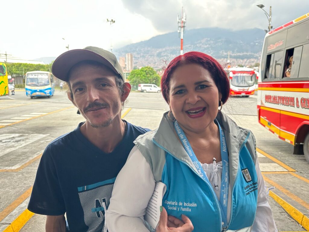 Imagen Diego con funcionaria