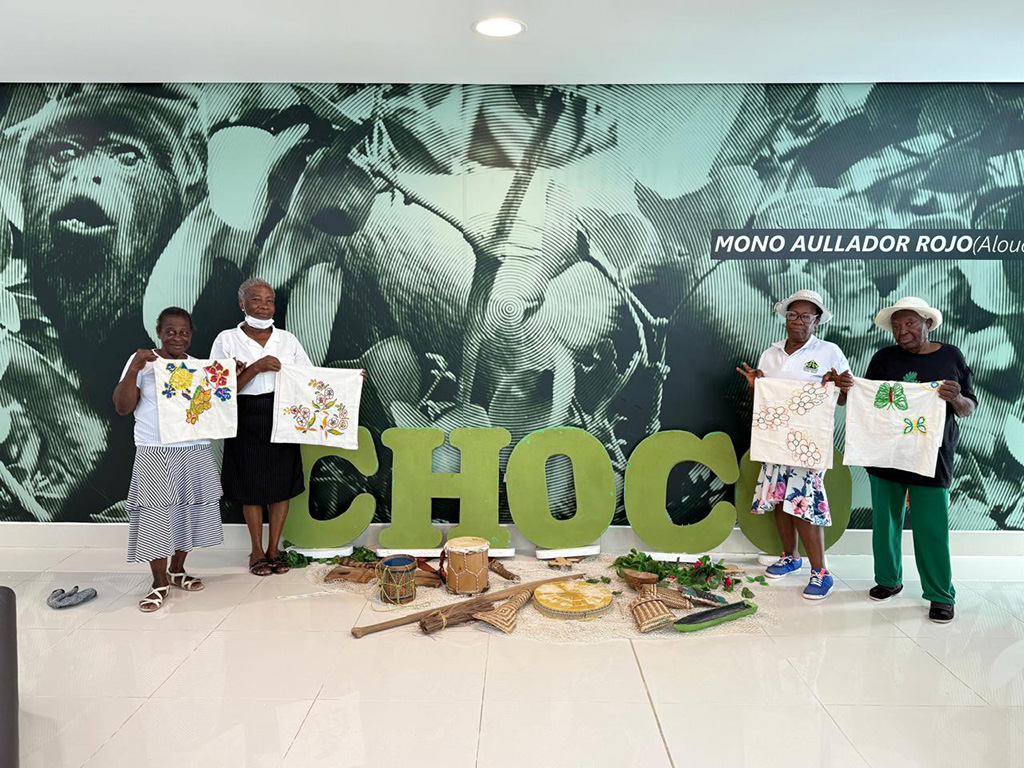 Imagen Doraliina Mena en Aeropuerto foto 2