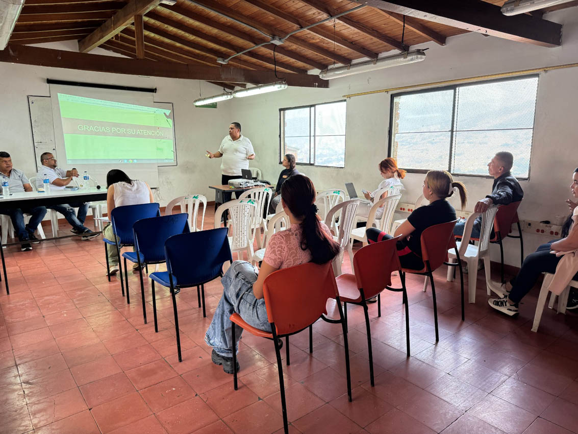 El Distrito reconoce a ediles y edilas por su compromiso con la rendición de cuentas ante las comunidades