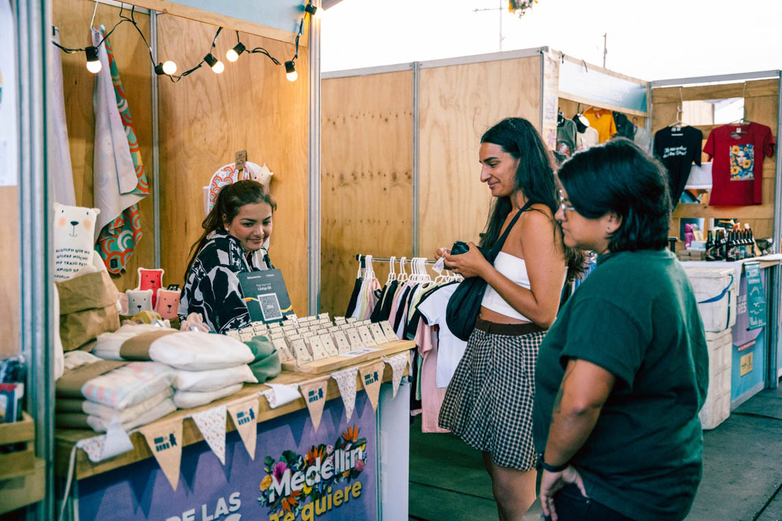 226 firmantes, reincorporados y comparecientes de la Fuerza Pública fortalecen sus emprendimientos con apoyo de la Administración Distrital