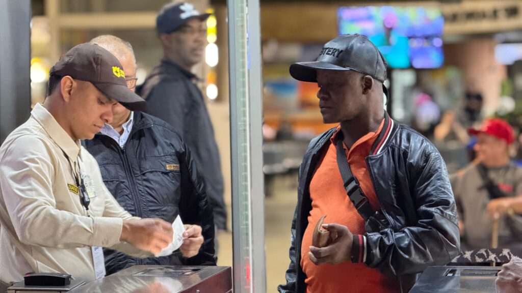 Imagen control en la terminal Semana Santa