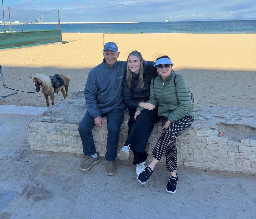 Imagen de Ana y sus padres