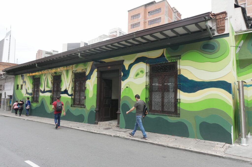 Imagen fachada museo lado derecho