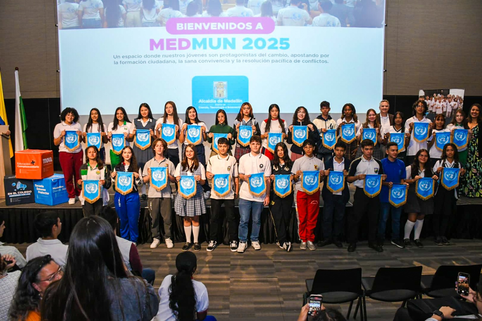 Imagen formación de jóvenes líderes Medellín