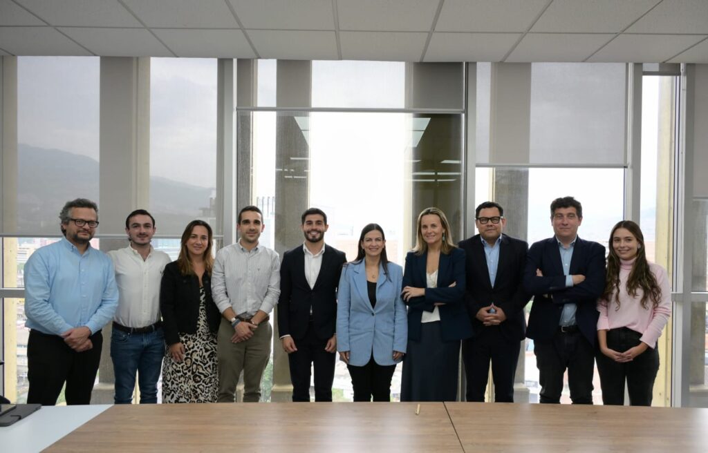 Imagen grupo negociador Valencia Medellín