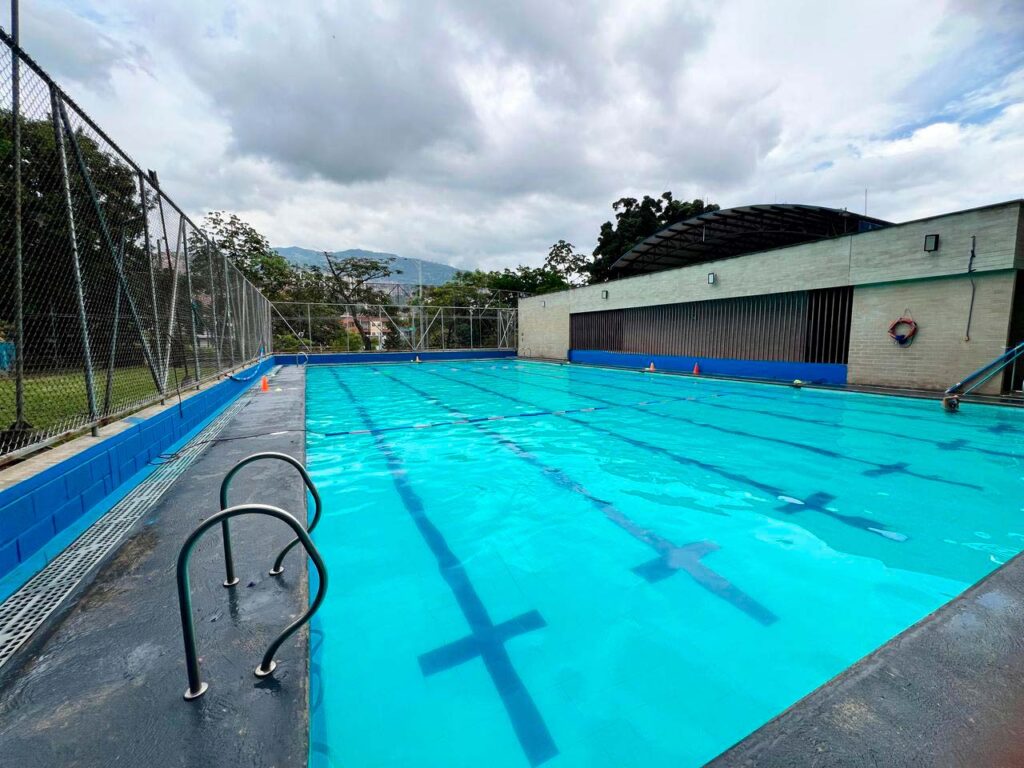 Piscina Unidad deportiva La Floresta