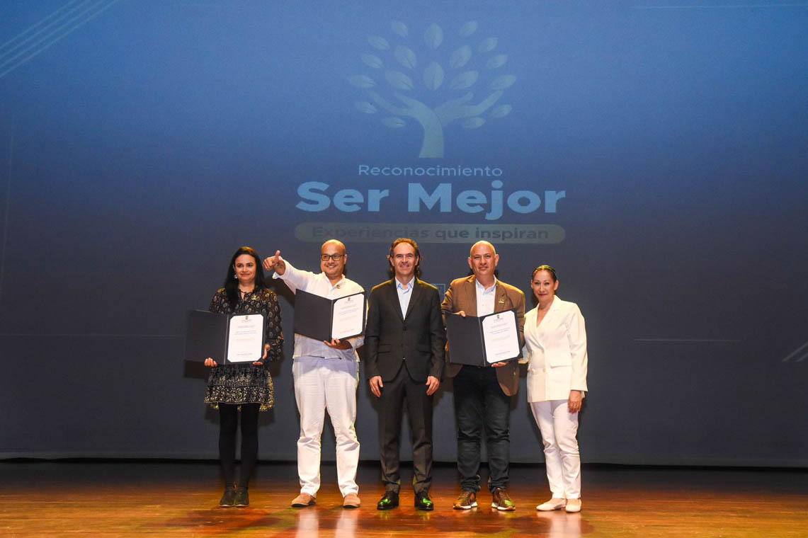 Imagen Alcalde en exaltación del Día del Maestro