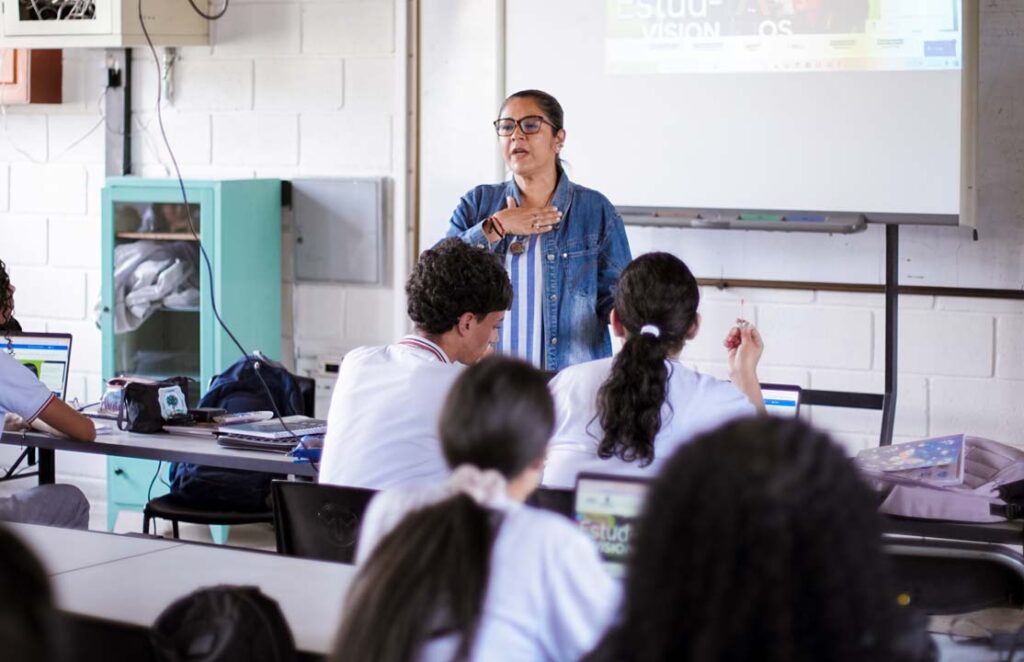 Imagen María Alejandra Restrepo dictando clase 2