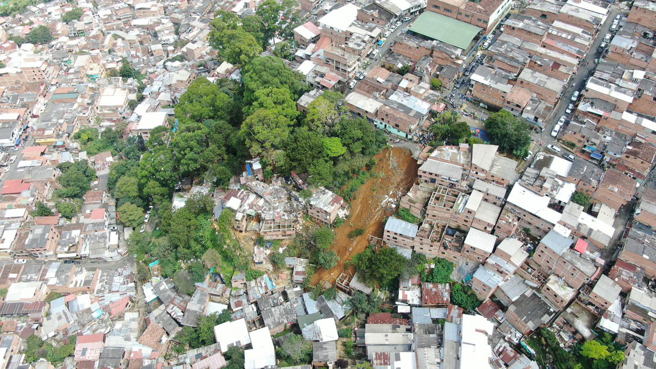 Imagen Panorámica de emergencia en Villatina por lluvias