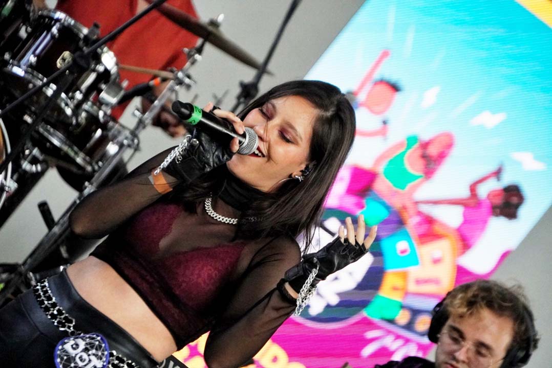 Imagen cantante en el Festival Altavoz