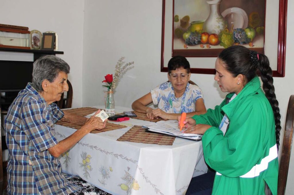 Imagen ciudadanos aprendiendo del ahorro de agua
