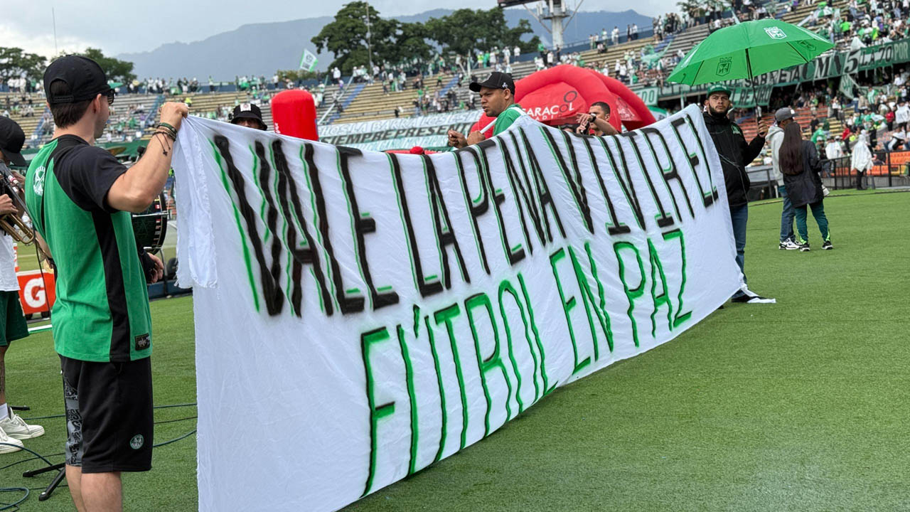 Imagen convivencia en el fútbol, pancarta del Independiente Medellín en el clásico