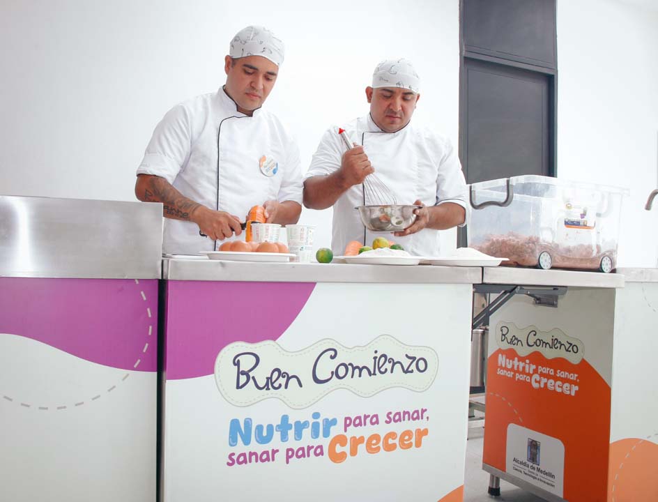 Imagen de cocineros en campaña de nuetrición Buen Comienzo