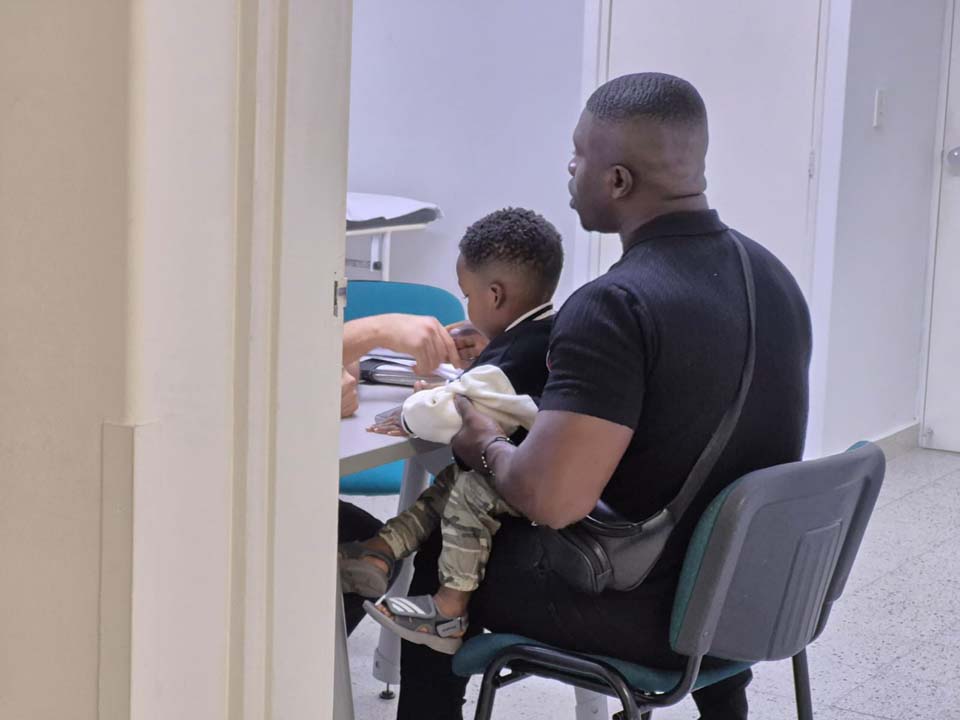 Imagen de personas esperando a ser atendidas por el doctor