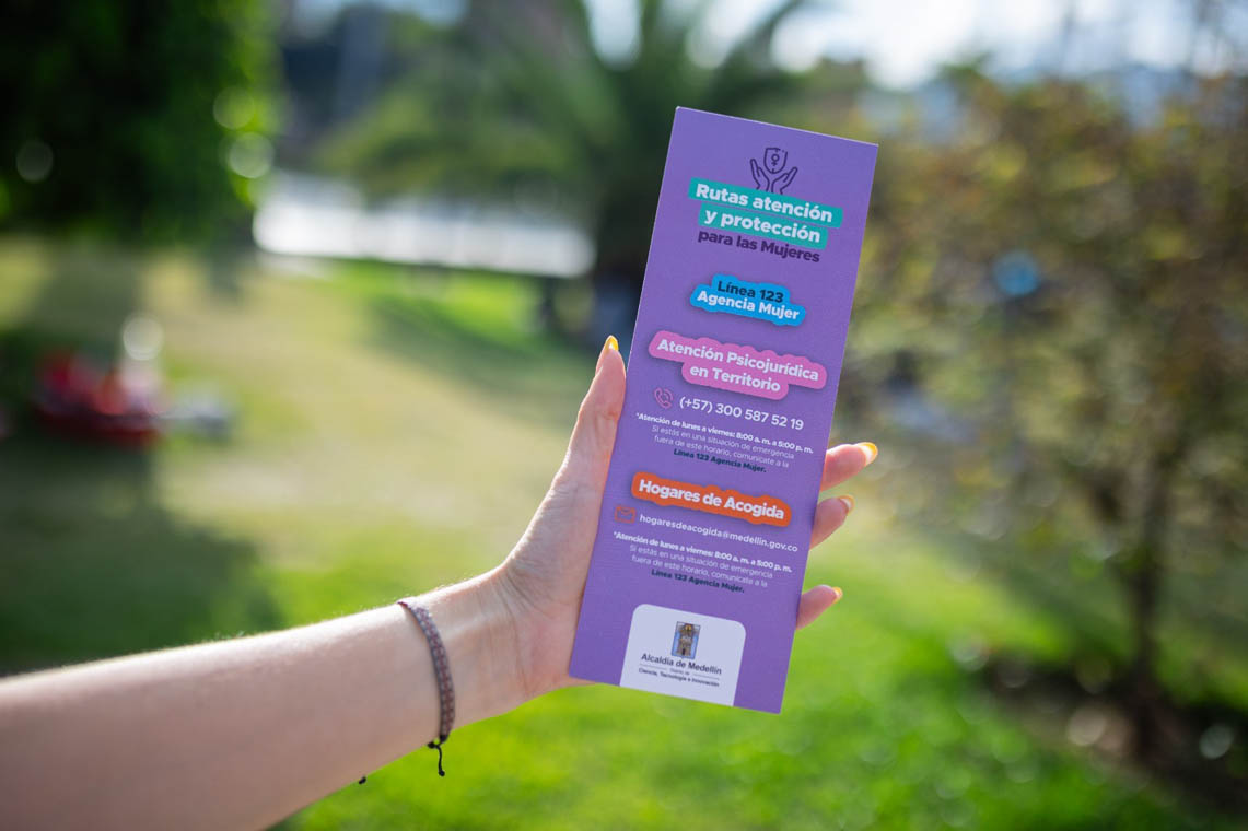 Imagen de volante con rutas de atención y protección a mujeres