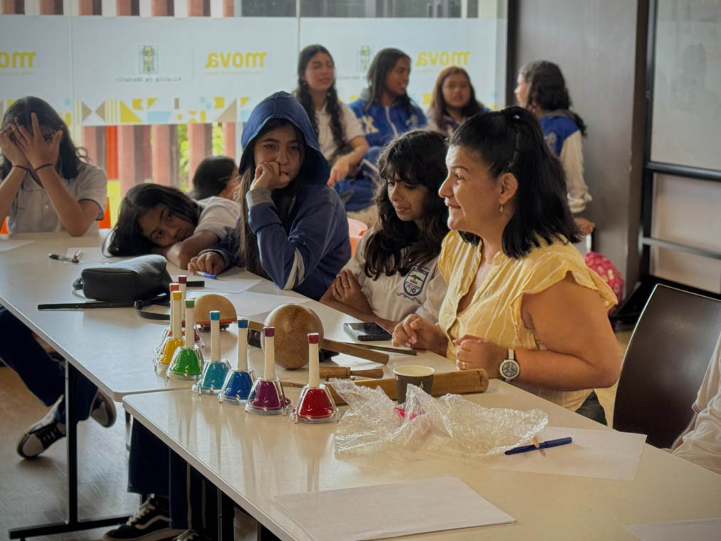Imagen docentes y alumnos celebran la Semana de la Educación Artística y Cultural