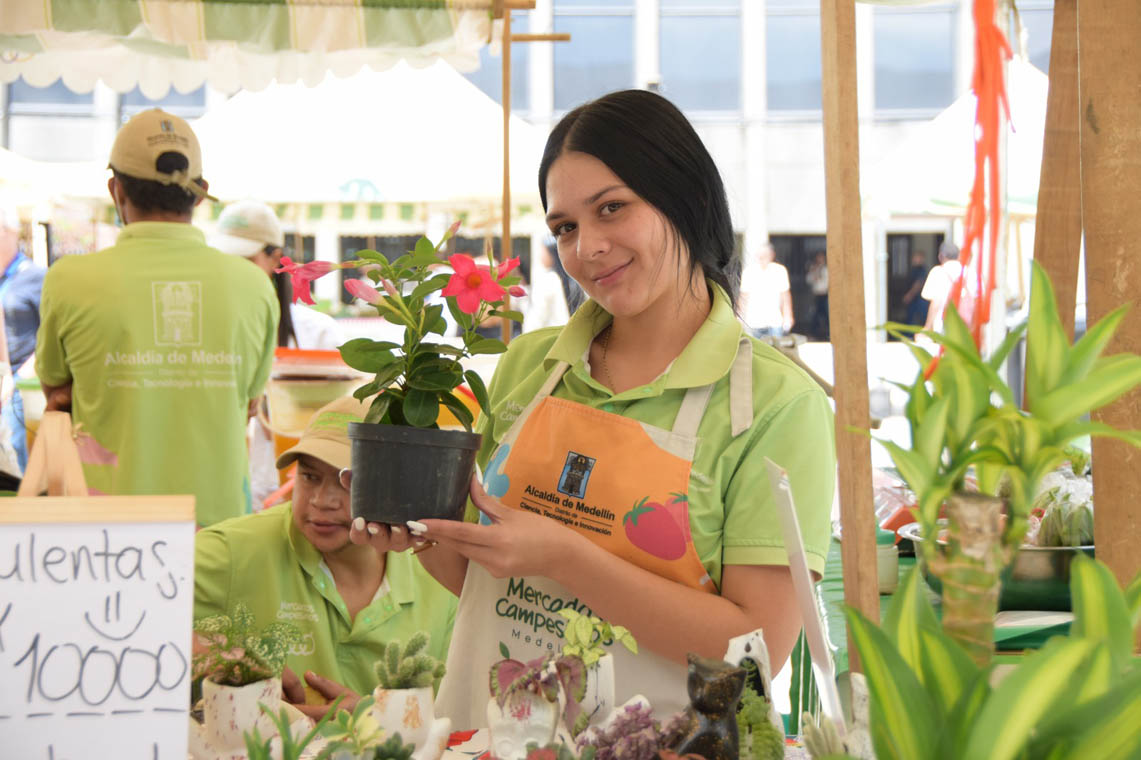 Imagen emprendedora agrícola en Mercados Campesinos
