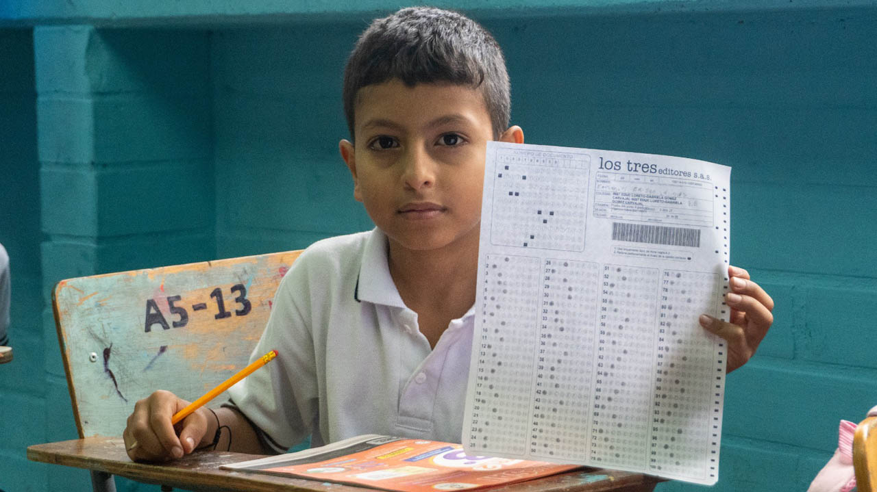 Imagen estudiante presentando Pruebas Saber