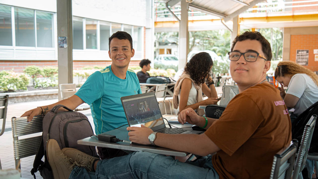 Imagen estudiantes educación superior