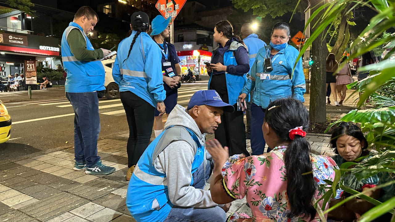 Imagen funcionarios de la alcaldía sensibilizan a indígenas sobre mendicidad