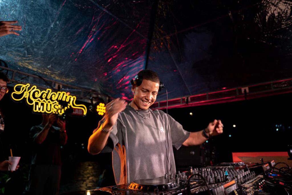 Imagen jóvenes DJ 4