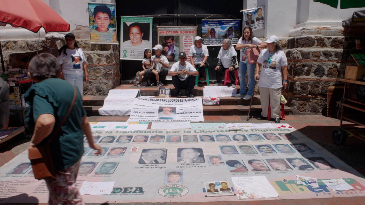 Imagen de fotografías de víctimas de ataques violentos en Medellín