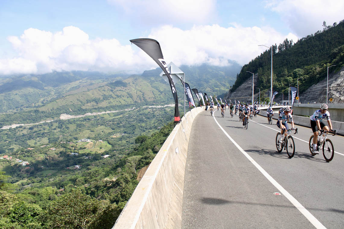 Imagen participantes del evento deportivo Ruta Medellín 2025