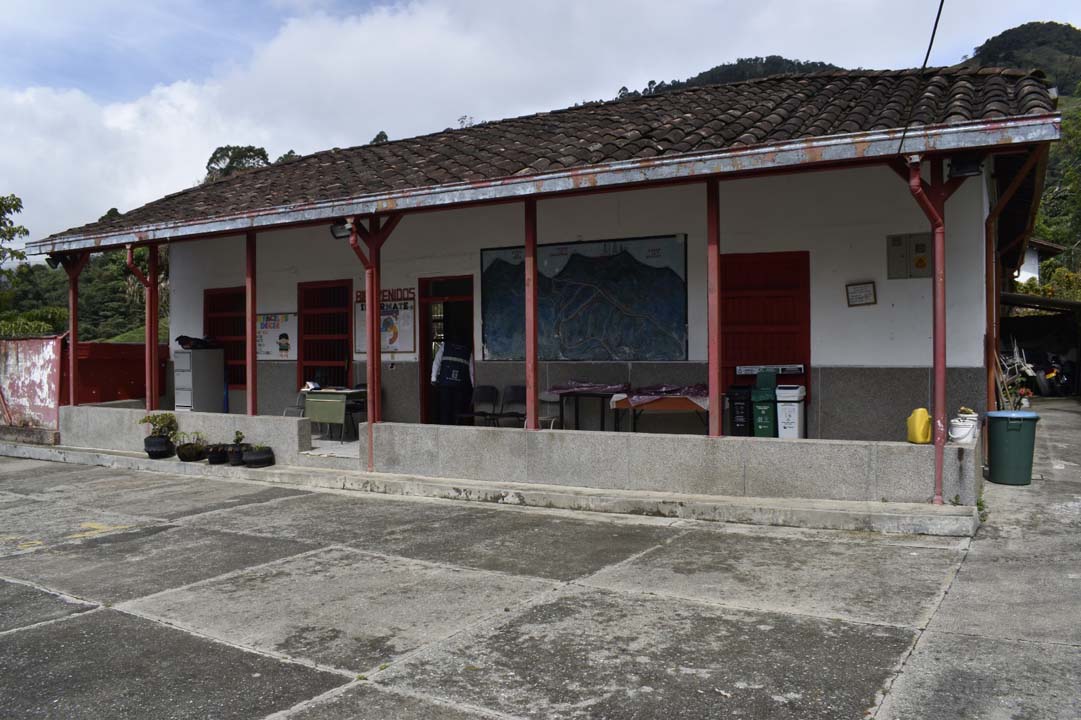 Imagen sede educativa antes 3