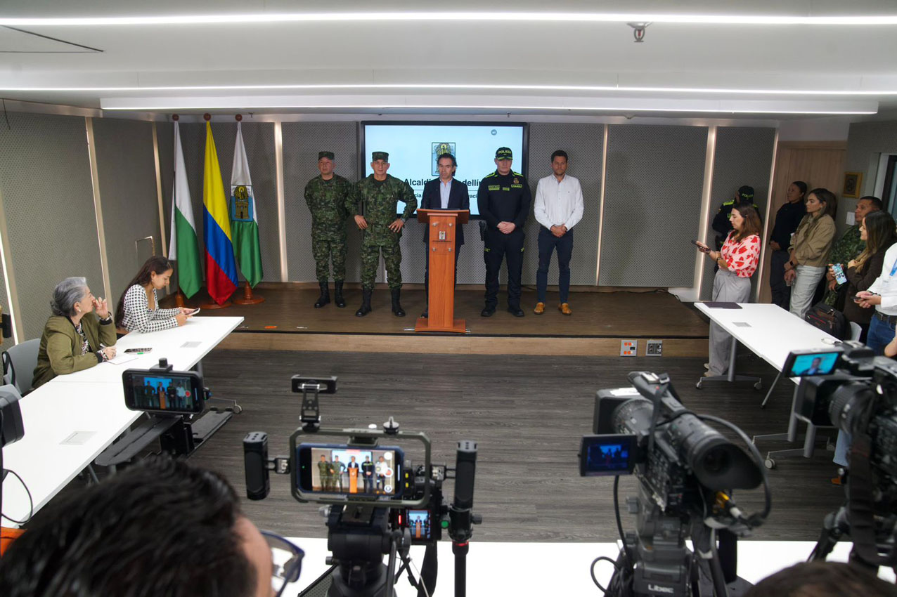 Imagen Federico Gutiérrez dando declaraciones