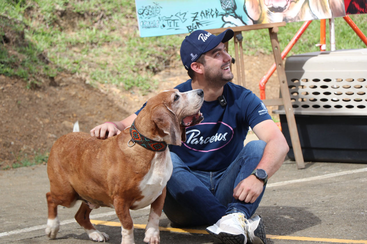 Imagen adolescentes graduados con Parceros y Salvavidas (2)