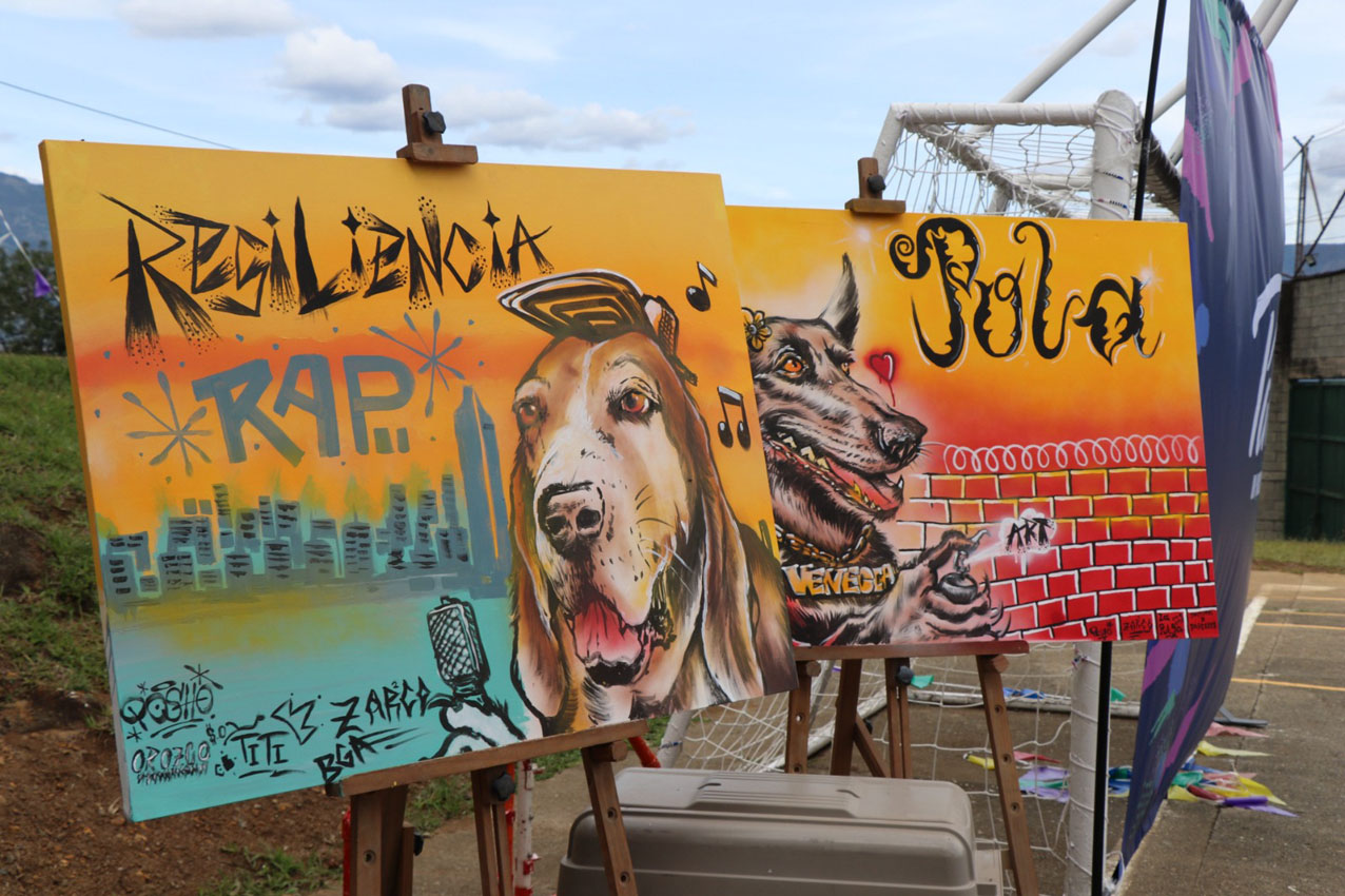 Imagen adolescentes graduados con Parceros y Salvavidas (4)