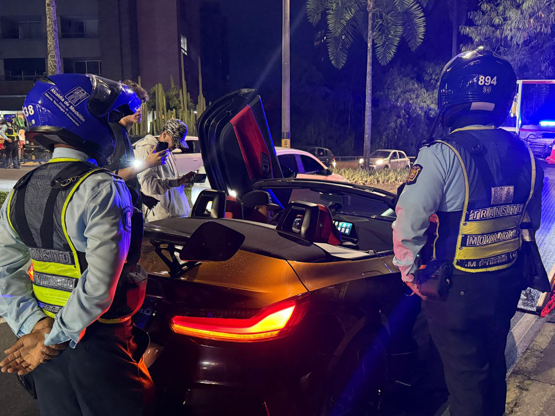 Imagen agentes de tránsito movilidad