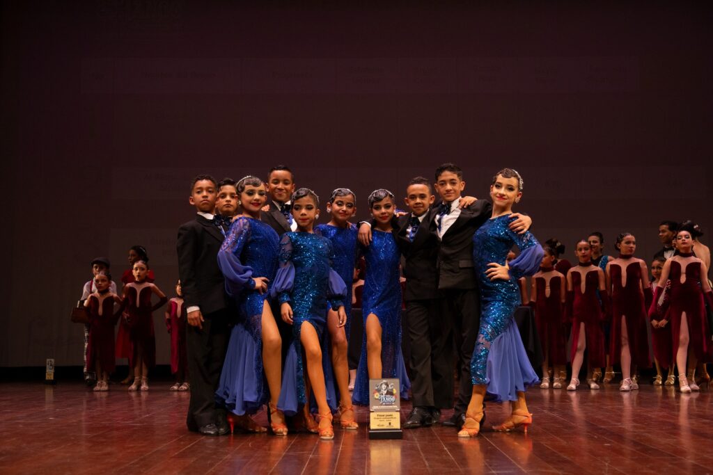 Imagen bailarines del festival