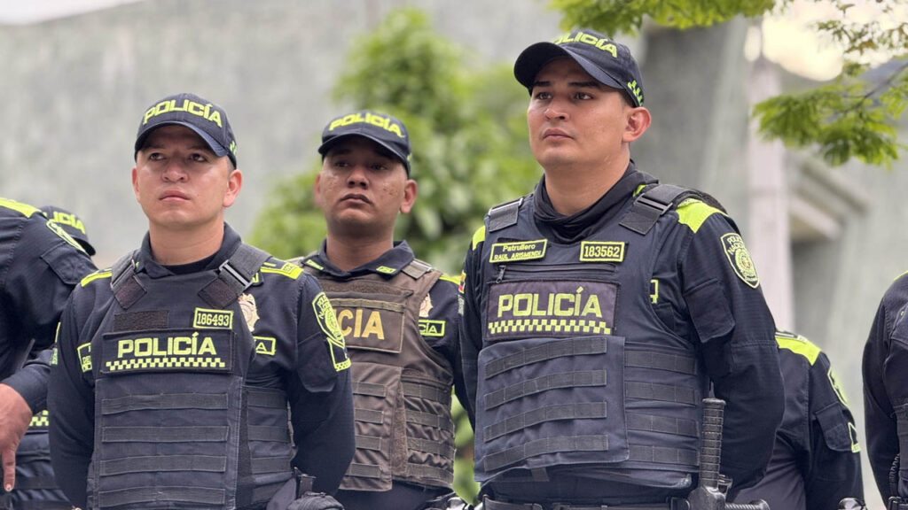 Imagen de policías formados
