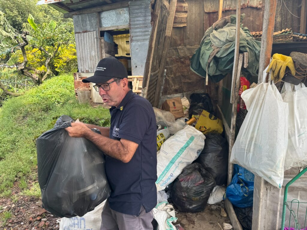 Imagen de recolector de residuos