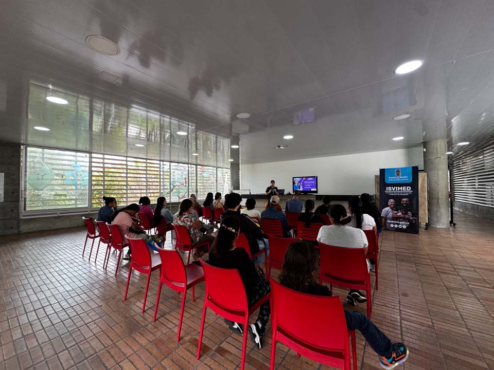 Imagen de reunión del Isvimed