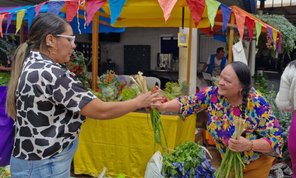 Imagen dos personas de Cero Hambre