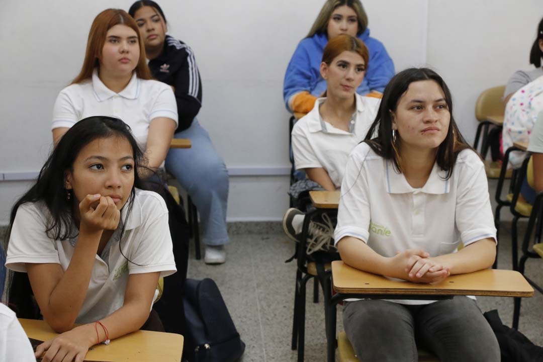 Imagen estudiantes foto 3-min