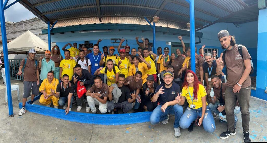 Imagen ex habitantes de calle ahora pintores 2