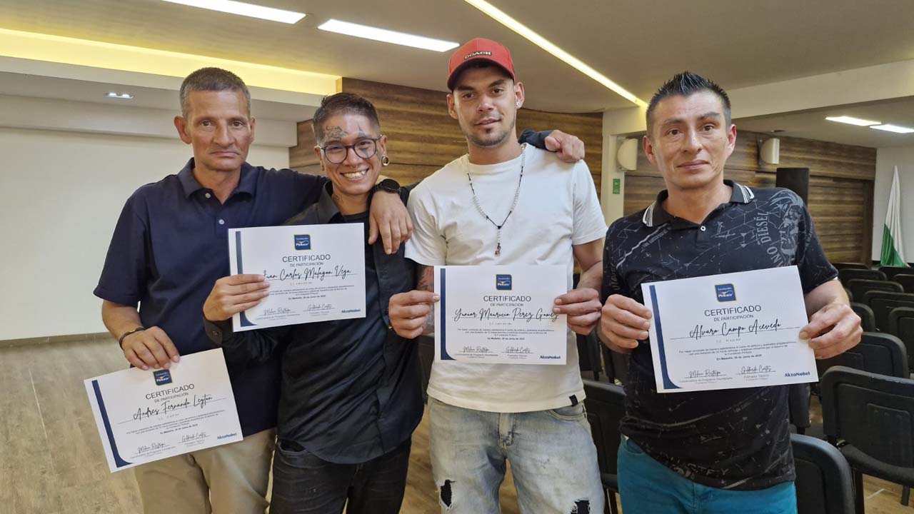 Imagen ex habitantes de calle ahora pintores 4