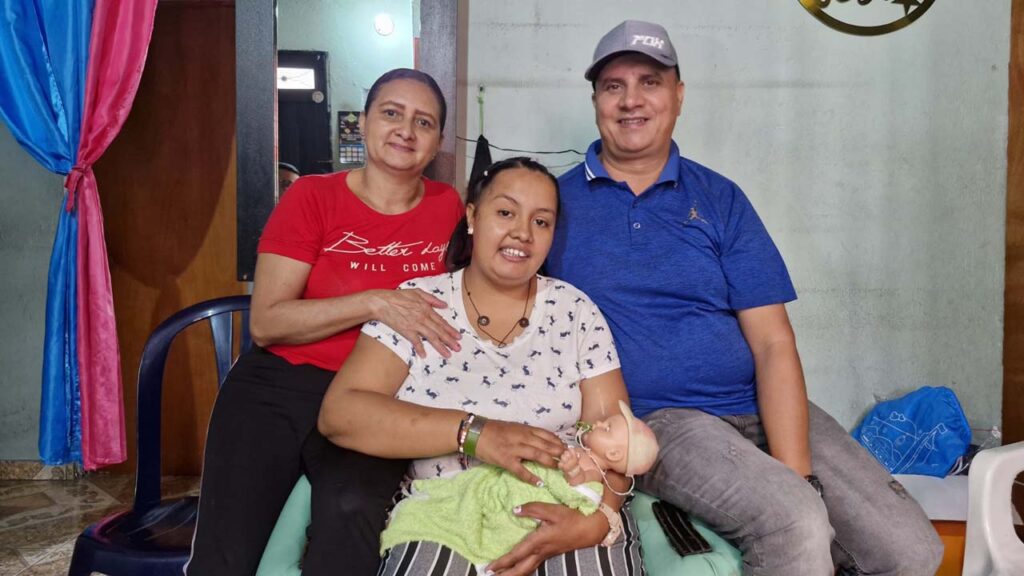 Imagen familia con integrante con discapacidad