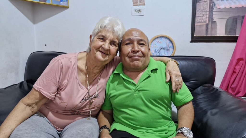 Imagen familia con integrante con discapacidad 3