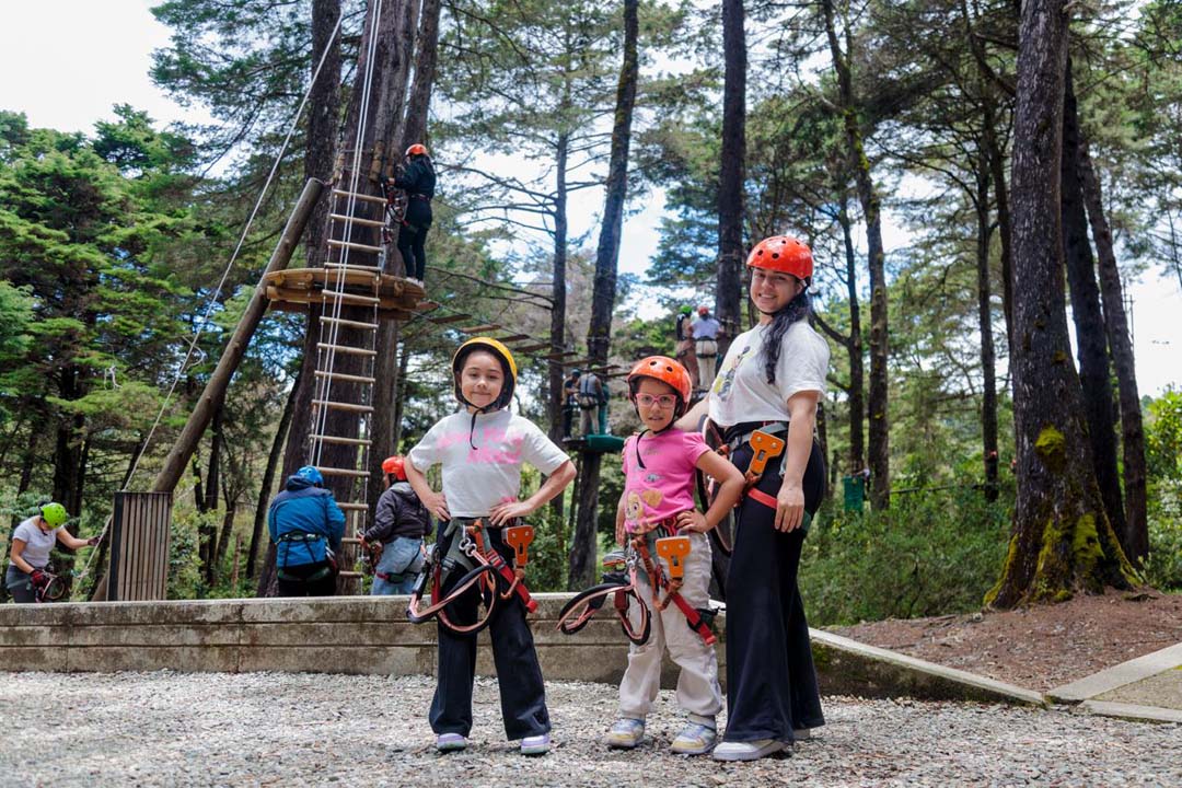 Imagen familia en el parque Arví