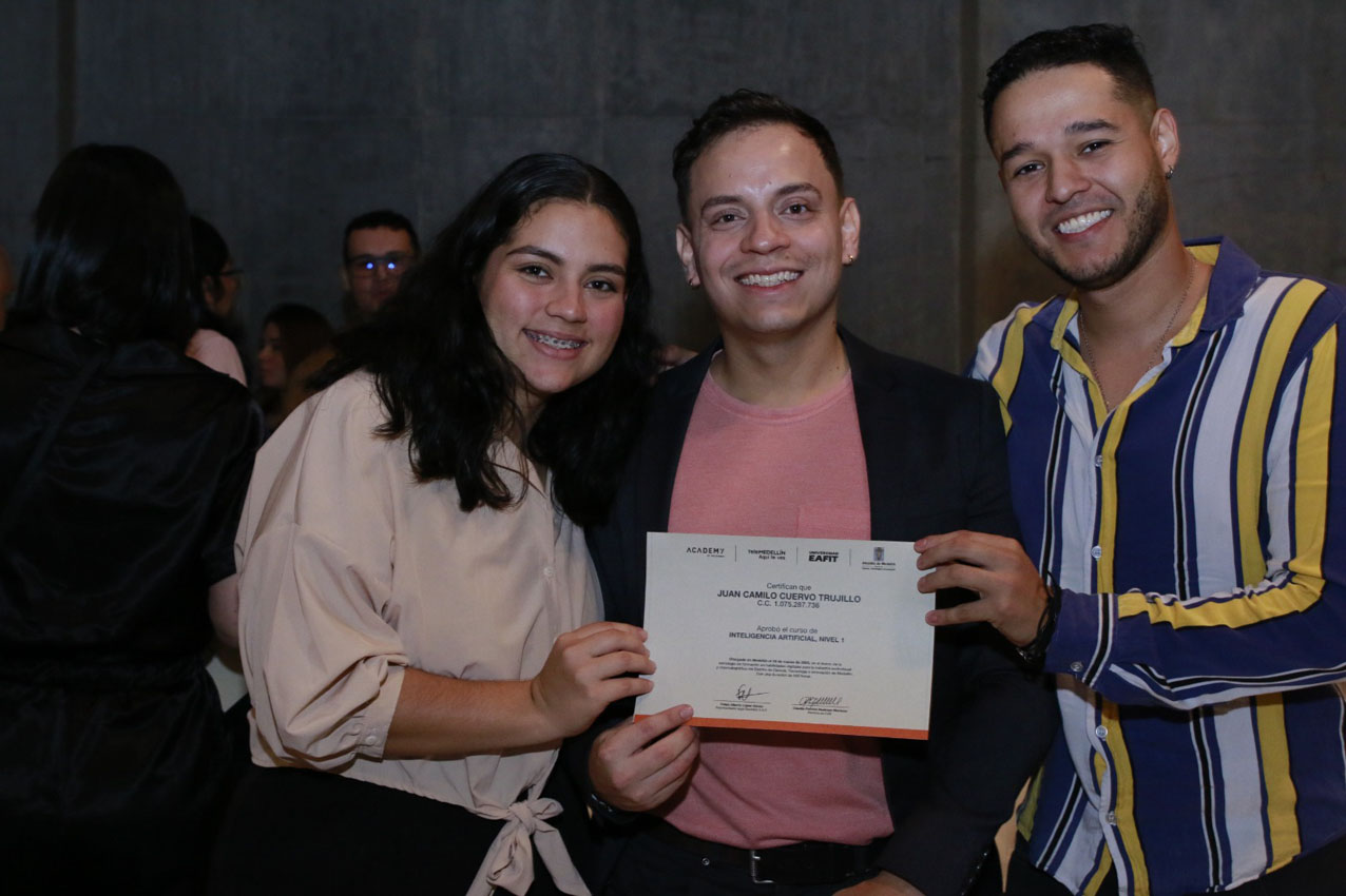 Imagen formación personas en habilidades digitales y audiovisuales 3