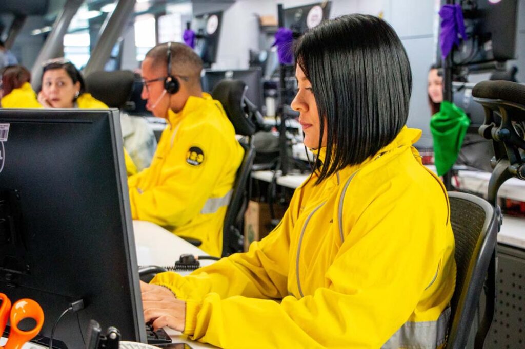 Imagen línea de atención LGBTIQ+