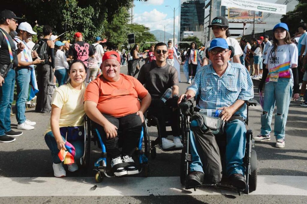 Imagen participantes marcha LGBTIQ+ 2