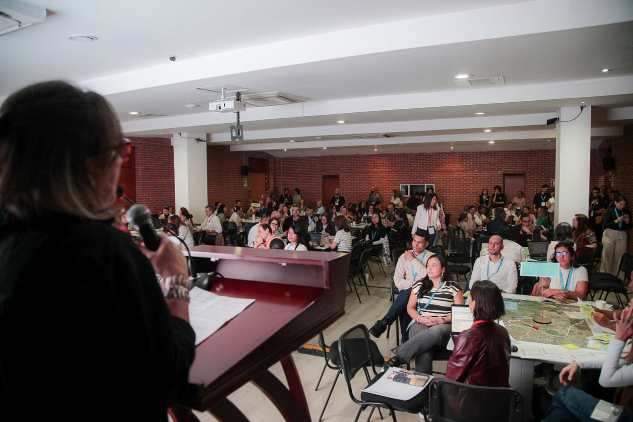 Imagen revisión POT con empresas (2)