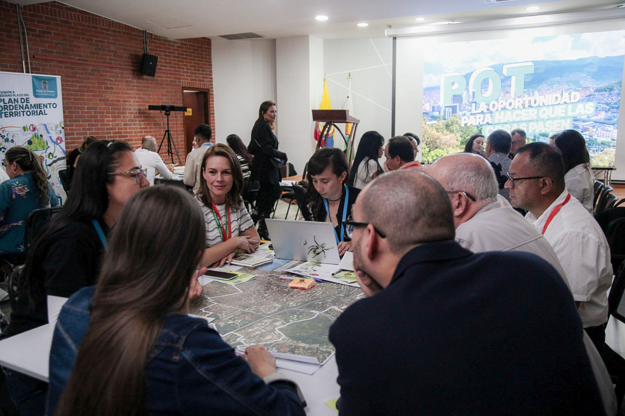 Imagen revisión POT con empresas (3)