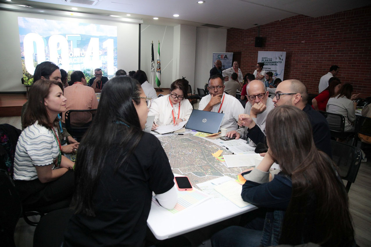 Imagen revisión POT con empresas (4)