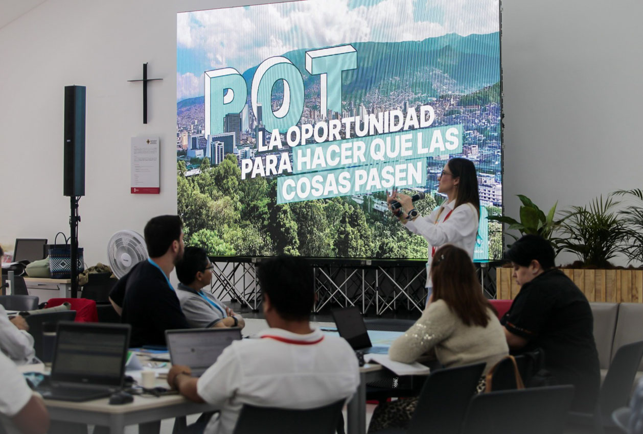 Imagen revisión POT con empresas (5)